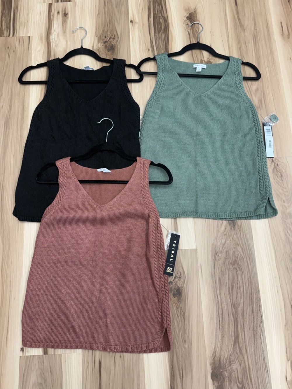 Tribal Jeans V-Neck Knit Tank Sweater Lot H3